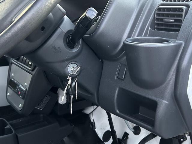 キャリイトラック 冷蔵冷凍車　サーモキング製　中温　－５℃設定　ＡＴ　ＥＴＣ　キーレス　集中ドアロック　ナビ　Ｂｌｕｅｔｏｏｔｈ　片側スライドドア　木スノコ　庫内灯　非常ブザー（23枚目）