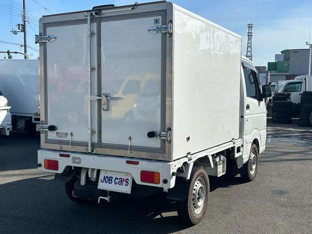 キャリイトラック 冷凍　冷蔵車　－２０℃設定　低温　ＡＴ　サーモキング製　片側スライド付　両側９０度ストッパー付　荷台カーテン付　木スノコ　キーレスキー　１コンプ（9枚目）