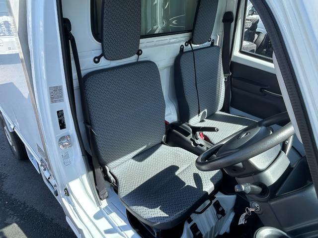 ＮＴ１００クリッパートラック 冷蔵車　冷凍車　菱重製　‐５℃設定　中温　ＡＴ　東洋ブラザー工業製　２コンプ　プラスチックスノコ　水抜１つ　片側スライドア　片側９０度ストッパー（16枚目）