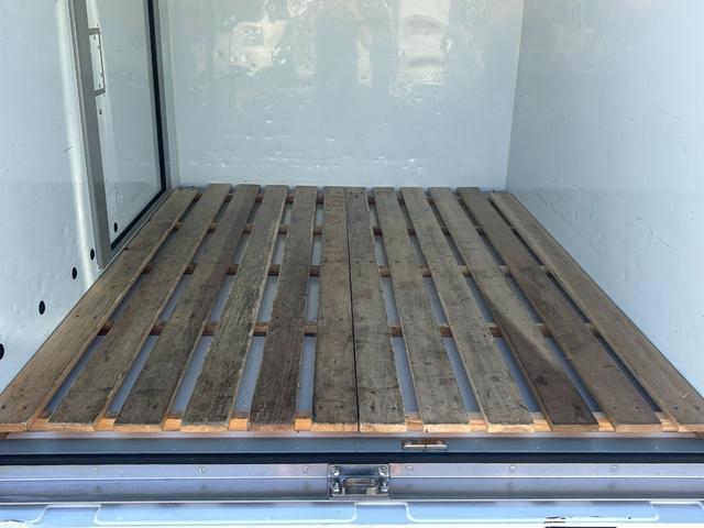 キャリイトラック 冷蔵 冷凍車 サーモキング製 ‐5℃設定 中温 AT ナビ ETC 集中ドアロック 片側スライド 木製スノコ 1コンプ(15枚目)