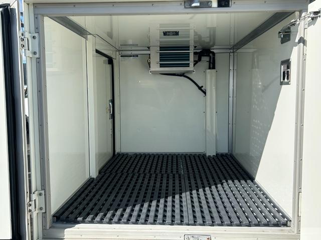 ハイゼットトラック 冷蔵 冷凍車 デンソー製 ‐7℃設定 中温 AT ETC 記録簿 プラスチックスノコ 片側スライド 片側90度ストッパー 水抜き2 パワーウィンドウ(11枚目)
