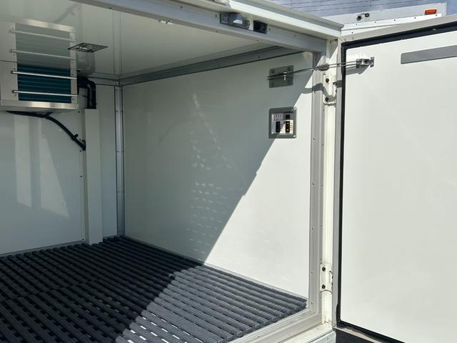 ハイゼットトラック 冷蔵 冷凍車 デンソー製 ‐7℃設定 中温 AT ETC 記録簿 プラスチックスノコ 片側スライド 片側90度ストッパー 水抜き2 パワーウィンドウ(13枚目)