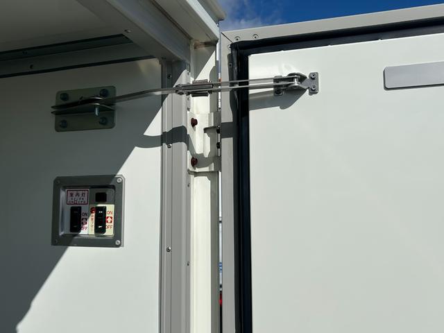 ハイゼットトラック 冷蔵 冷凍車 デンソー製 ‐7℃設定 中温 AT ETC 記録簿 プラスチックスノコ 片側スライド 片側90度ストッパー 水抜き2 パワーウィンドウ(16枚目)