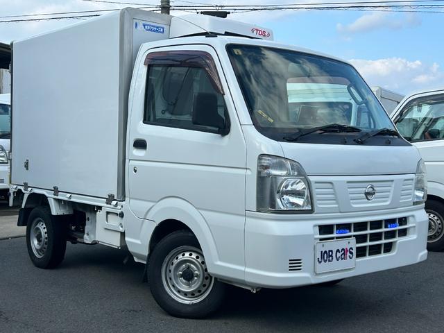 ＮＴ１００クリッパートラック 冷凍　冷蔵車　菱重製　－２０℃設定　低温　ＡＴ　低温　オートマ　－３０℃設定　バックモニター　記録簿有　プラスチックスノコ　２コンプ　保冷カーテン　片側スライド　両側９０度ストッパー付（2枚目）