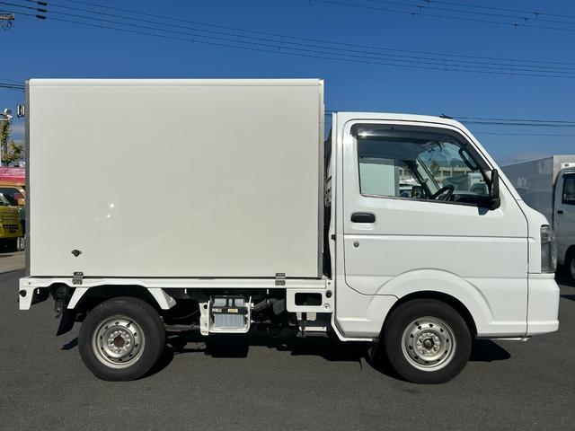キャリイトラック 冷凍 冷蔵車 サーモキング製 -20℃設定 低温 AT 4WD ETC バックカメラ 室内灯 キーレス パワーウィンドウ 片側スライド 両側90度ストッパー付 荷室カーテン 木製スノコ(5枚目)
