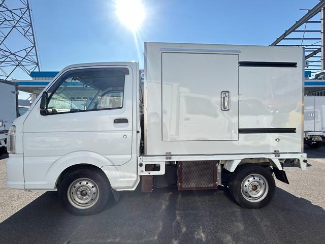 キャリイトラック 冷凍 冷蔵車 サーモキング製 -20℃設定 低温 AT 4WD ETC バックカメラ 室内灯 キーレス パワーウィンドウ 片側スライド 両側90度ストッパー付 荷室カーテン 木製スノコ(6枚目)