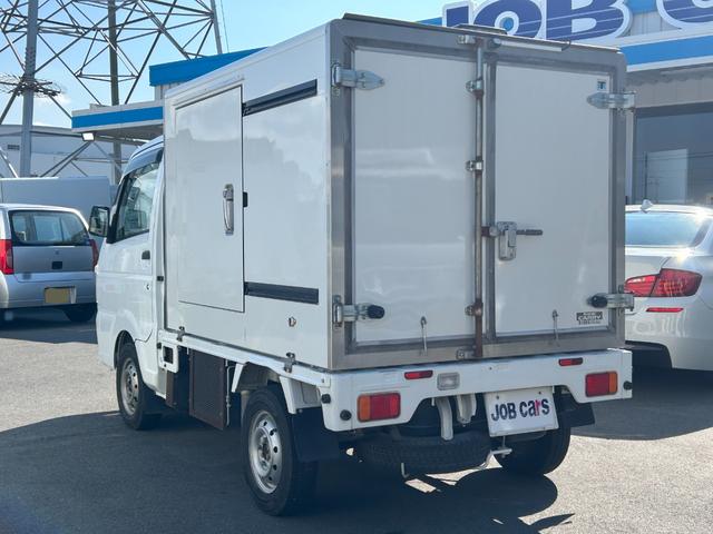 キャリイトラック 冷凍 冷蔵車 サーモキング製 -20℃設定 低温 AT 4WD ETC バックカメラ 室内灯 キーレス パワーウィンドウ 片側スライド 両側90度ストッパー付 荷室カーテン 木製スノコ(8枚目)