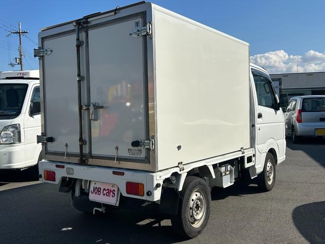 キャリイトラック 冷凍 冷蔵車 サーモキング製 -20℃設定 低温 AT 4WD ETC バックカメラ 室内灯 キーレス パワーウィンドウ 片側スライド 両側90度ストッパー付 荷室カーテン 木製スノコ(9枚目)