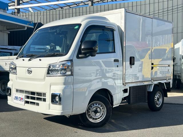 ハイゼットトラック 冷蔵　冷凍車　デンソー製　‐７℃設定　中温　ＡＴ　ナビ　ＴＶ　デジタルインナーミラー　バックモニター　ＥＴＣ　プッシュスタート　ドライブレコーダー　電動格納ミラー　ＬＥＤヘッドライト　コーナーセンサー　スマートアシスト　横滑り防止　プラスチックスノコ（2枚目）