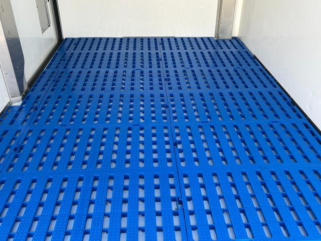 ハイゼットトラック 冷蔵　冷凍車　デンソー製　‐７℃設定　中温　ＡＴ　ナビ　ＴＶ　デジタルインナーミラー　バックモニター　ＥＴＣ　プッシュスタート　ドライブレコーダー　電動格納ミラー　ＬＥＤヘッドライト　コーナーセンサー　スマートアシスト　横滑り防止　プラスチックスノコ（16枚目）