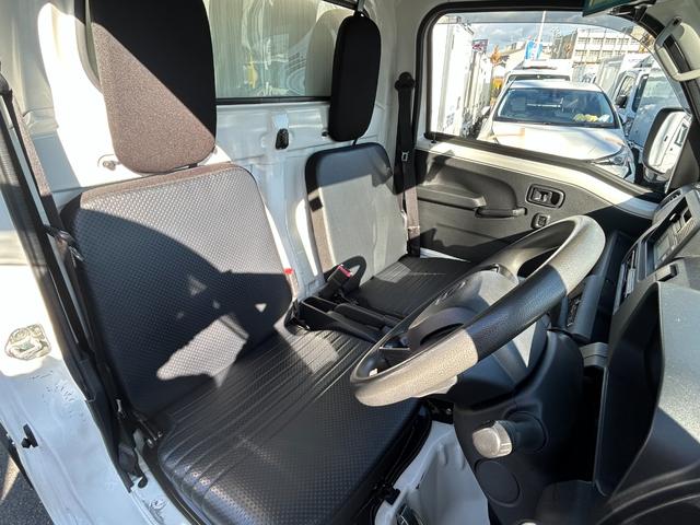 ハイゼットトラック 冷蔵　冷凍車　デンソー製　‐７℃設定　中温　ＡＴ　ナビ　ＴＶ　デジタルインナーミラー　バックモニター　ＥＴＣ　プッシュスタート　ドライブレコーダー　電動格納ミラー　ＬＥＤヘッドライト　コーナーセンサー　スマートアシスト　横滑り防止　プラスチックスノコ（21枚目）
