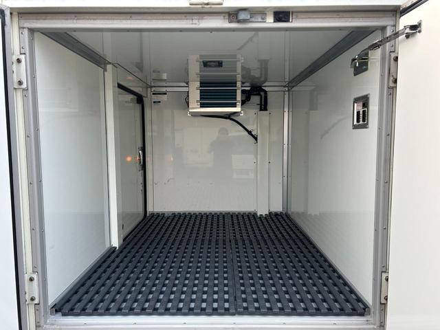 ハイゼットトラック 冷蔵 冷凍車 デンソー製 ‐7℃設定 AT 4WD ETC 集中ドアロック パワーウィンドウ 片側90度ストッパー プラスチックスノコ(11枚目)