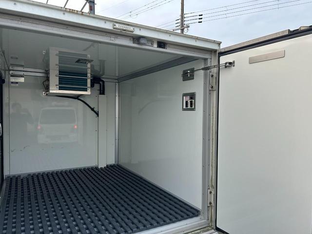 ハイゼットトラック 冷蔵 冷凍車 デンソー製 ‐7℃設定 AT 4WD ETC 集中ドアロック パワーウィンドウ 片側90度ストッパー プラスチックスノコ(13枚目)