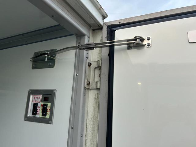 ハイゼットトラック 冷蔵 冷凍車 デンソー製 ‐7℃設定 AT 4WD ETC 集中ドアロック パワーウィンドウ 片側90度ストッパー プラスチックスノコ(14枚目)