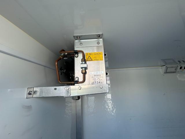 ハイゼットトラック 冷蔵 冷凍車 デンソー製 ‐7℃設定 AT ETC バックカメラ スマートアシスト バックソナー ドライブレコーダー ESC プラスチックスノコ 片側90度ストッパー(15枚目)