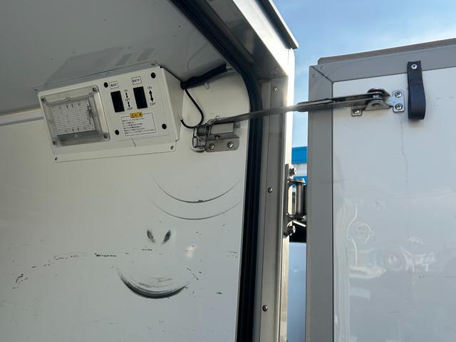 ハイゼットトラック 冷蔵 冷凍車 デンソー製 ‐7℃設定 AT ETC バックカメラ スマートアシスト バックソナー ドライブレコーダー ESC プラスチックスノコ 片側90度ストッパー(16枚目)