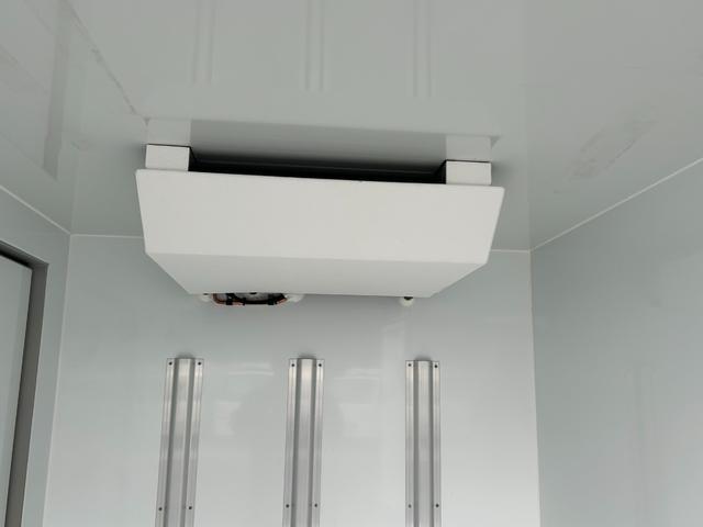 キャリイトラック 冷凍 冷蔵車 菱重製 低温 -30℃設定 AT 2コンプレッサー バックカメラ マット バイザー キーレス パワーウィンドウ リヤコーナーセンサー 横滑り防止(15枚目)