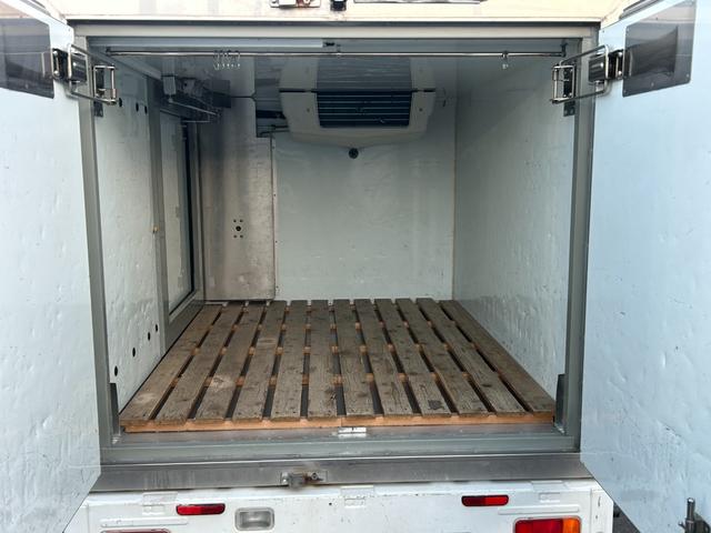 キャリイトラック 　冷蔵冷凍車　－２０℃設定　サーモキング　低温　４ＷＤ　オートマ　バックカメラ　キーレス　パワーウィンドウ　スノコ（10枚目）