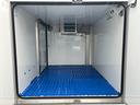 冷蔵冷凍車　デンソー製　－７℃設定　中温　ＡＴ　４ＷＤ　片側スライドドア　デジタルインナーミラー　片側９０°ストッパー　プラスチックスノコ　庫内灯　非常用ブザー（11枚目）
