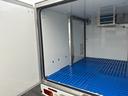 冷蔵冷凍車　デンソー製　－７℃設定　中温　ＡＴ　４ＷＤ　片側スライドドア　デジタルインナーミラー　片側９０°ストッパー　プラスチックスノコ　庫内灯　非常用ブザー（12枚目）