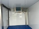 冷蔵冷凍車　デンソー製　－７℃設定　中温　ＡＴ　４ＷＤ　片側スライドドア　デジタルインナーミラー　片側９０°ストッパー　プラスチックスノコ　庫内灯　非常用ブザー（15枚目）