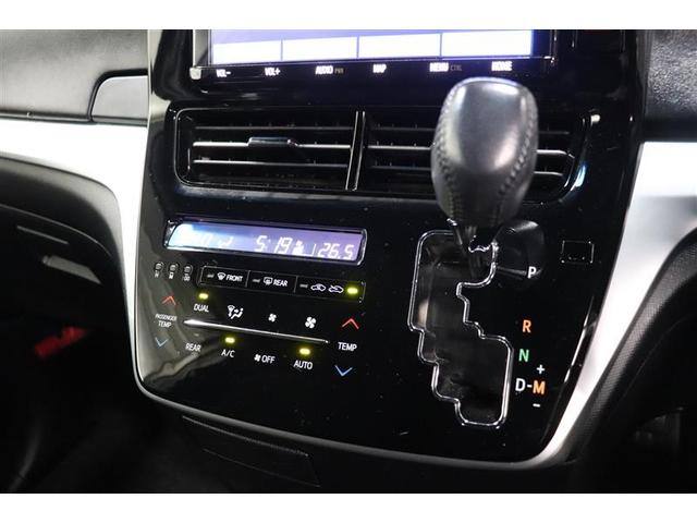 左右独立温度調節可能なデュアルオートエアコン。寒がりな人も暑がりな人も快適に過ごせます☆