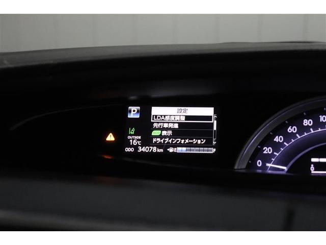 気になる燃費など様々な情報を表示してくれるインフォメーションディスプレイ付きのＯＤＯメーター。