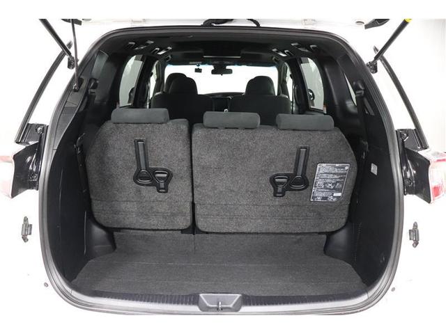 天井が高くゆとりのある車内空間が魅力的なミニバンです☆