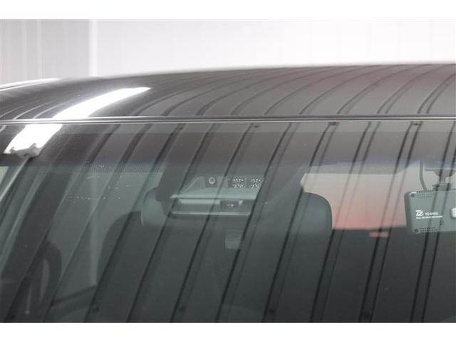 レーザーレーダーと前方カメラの２つのセンサーで各運転支援装置の作動に必要情報を認識しています。