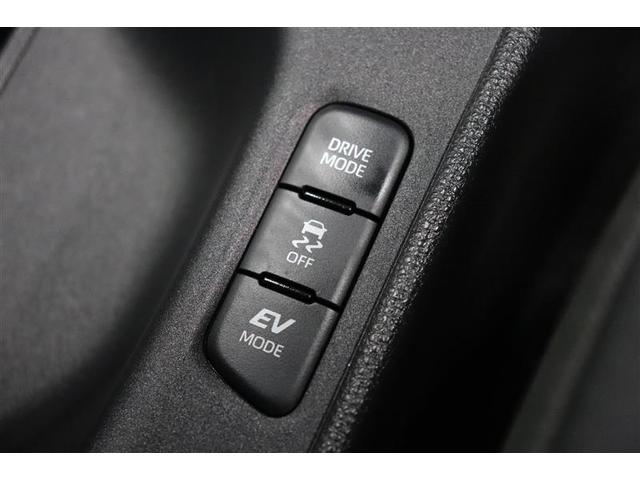 低燃費で経済的なだけでなくモーター走行時の静穏性もハイブリッド車の魅力の一つです。