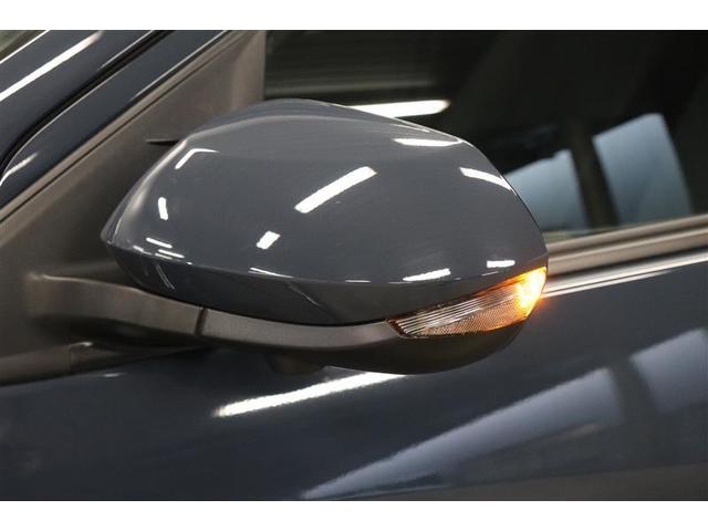 対向車からの視認性も高いサイドターンランプ付きドアミラー。