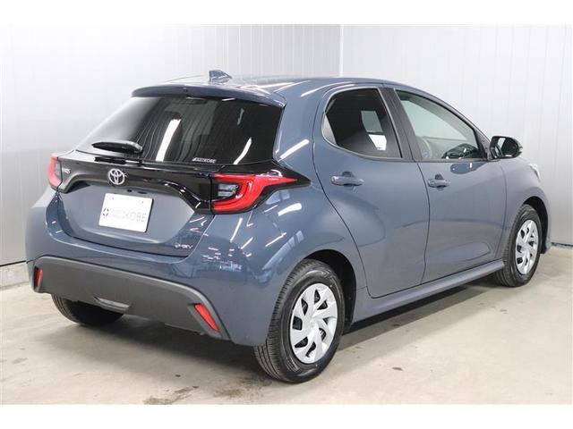 安心のトヨタの中古車は、ご購入後も安心のトヨタロングラン保証付き。別途有償にて選べる延長保証（＋１年、＋２年）もお選び頂けます。