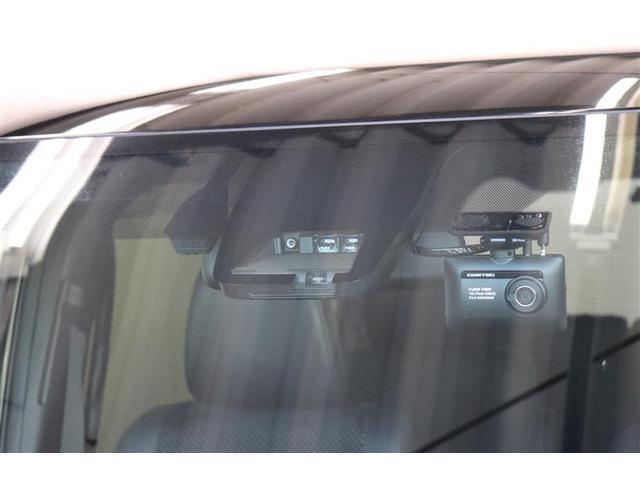 ���[�U�[���[�_�[�ƑO���J�����̂Q�̃Z���T�[�Ŋe�^�]�x�����u�̍쓮�ɕK�v����F�����Ă��܂��B