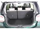 荷物の積みおろしがしやすいハッチバック。上方向にドアが開くので雨の日でも車内が濡れにくいですよ。