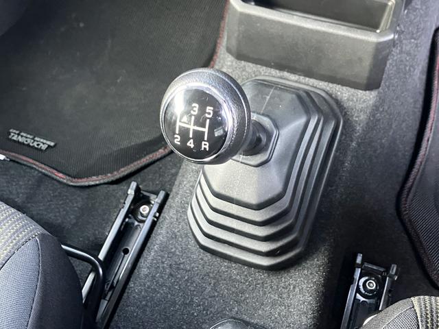 ジムニー ＸＣ　５ＭＴ　キーレスプッシュスタート・フルオートエアコン　衝突被害軽減ブレーキ・ＬＥＤヘッドランプ・シートヒーター・ステアリングオーディオスイッチ・クルーズコントロール・フォグランプ（11枚目）