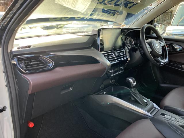 フロンクス ２ＷＤ・全方位カメラ付９インチナビゲーション・スズキコネクト　衝突被害軽減ブレーキ・後退時ブレーキサポート・電動パーキングブレーキ・ブレーキホールド・ワイヤレス充電器・シートヒーター・リヤヒーターダクト・ＬＥＤデイタイムランニングランプ・ＬＥＤポジションランプ（45枚目）