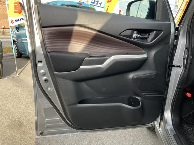 ソリオバンディット バンディット HYBRID MV 衝突被害軽減ブレーキ 後退時ブレーキサポート・両側パワースライドドア・フルオートエアコン・キーレスプッシュスタート・スリムサーキュレーター・ロールサンシェード・シートヒーター・LEDヘッドランプ・フォグランプ(40枚目)