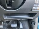 運転席足元収納ポケット