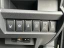 様々な機能の切り替えを行うスイッチ類。使いやすく集約されています。