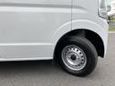 運転席側フロントフェンダ付近