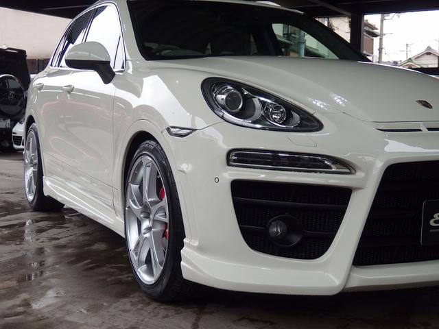 カイエン ベースグレード　２０１１ｙモデル　正規　Ｄ車　ＥＵＲ－ＧＴ　フルエアロキット　ＥＳダウンサス　社外２２ｉｎアルミ　キャリパーカスタムペイント　クルコン　シートヒーター　ＢＯＳＥ　キセノン　パワーテールゲート　パークトロニック　純正ナビ　ＴＶ　Ｂカメラ（15枚目）