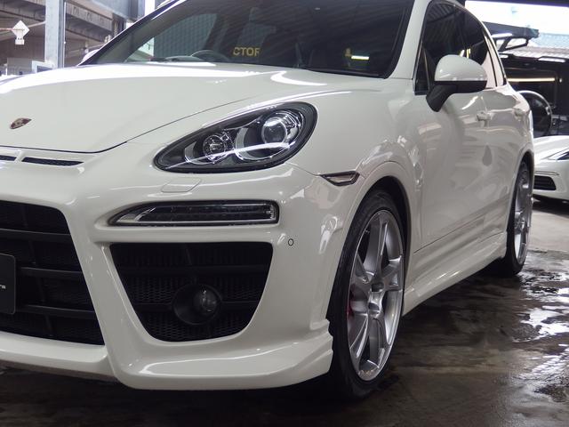 カイエン ベースグレード　２０１１ｙモデル　正規　Ｄ車　ＥＵＲ－ＧＴ　フルエアロキット　ＥＳダウンサス　社外２２ｉｎアルミ　キャリパーカスタムペイント　クルコン　シートヒーター　ＢＯＳＥ　キセノン　パワーテールゲート　パークトロニック　純正ナビ　ＴＶ　Ｂカメラ（16枚目）