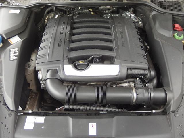 カイエン ベースグレード　２０１１ｙモデル　正規　Ｄ車　ＥＵＲ－ＧＴ　フルエアロキット　ＥＳダウンサス　社外２２ｉｎアルミ　キャリパーカスタムペイント　クルコン　シートヒーター　ＢＯＳＥ　キセノン　パワーテールゲート　パークトロニック　純正ナビ　ＴＶ　Ｂカメラ（30枚目）