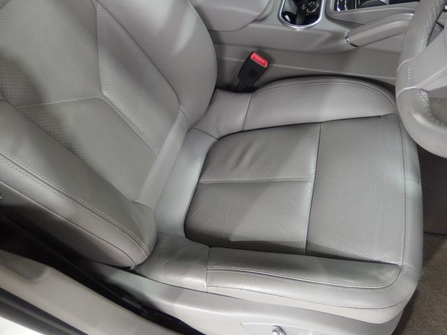 カイエン ベースグレード　２０１１ｙモデル　正規　Ｄ車　ＥＵＲ－ＧＴ　フルエアロキット　ＥＳダウンサス　社外２２ｉｎアルミ　キャリパーカスタムペイント　クルコン　シートヒーター　ＢＯＳＥ　キセノン　パワーテールゲート　パークトロニック　純正ナビ　ＴＶ　Ｂカメラ（34枚目）