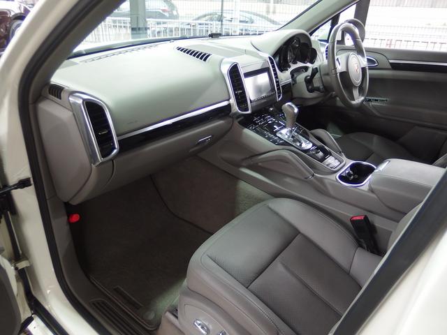 カイエン ベースグレード　２０１１ｙモデル　正規　Ｄ車　ＥＵＲ－ＧＴ　フルエアロキット　ＥＳダウンサス　社外２２ｉｎアルミ　キャリパーカスタムペイント　クルコン　シートヒーター　ＢＯＳＥ　キセノン　パワーテールゲート　パークトロニック　純正ナビ　ＴＶ　Ｂカメラ（36枚目）