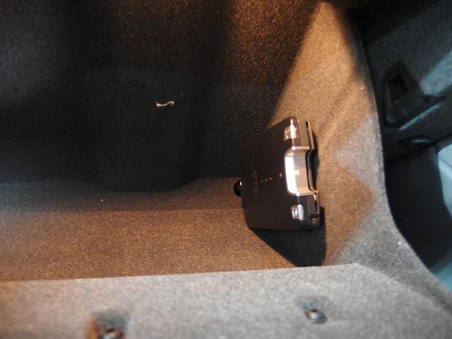 カイエン ベースグレード　２０１１ｙモデル　正規　Ｄ車　ＥＵＲ－ＧＴ　フルエアロキット　ＥＳダウンサス　社外２２ｉｎアルミ　キャリパーカスタムペイント　クルコン　シートヒーター　ＢＯＳＥ　キセノン　パワーテールゲート　パークトロニック　純正ナビ　ＴＶ　Ｂカメラ（51枚目）