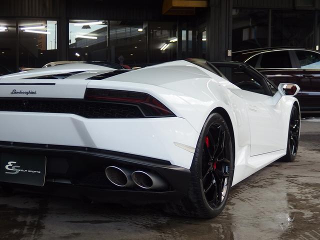 ウラカン ＬＰ６１０－４スパイダー　フロントリフター　２０ｉｎアルミ　カラードキャリパー　カーボンブレーキ　Ｑチトゥーラ　パワーシート　シートヒーター　デジタルインナーミラー　ヘッドレスト部クレストエンボス加工　純正ナビゲーション　ＥＴＣ（24枚目）