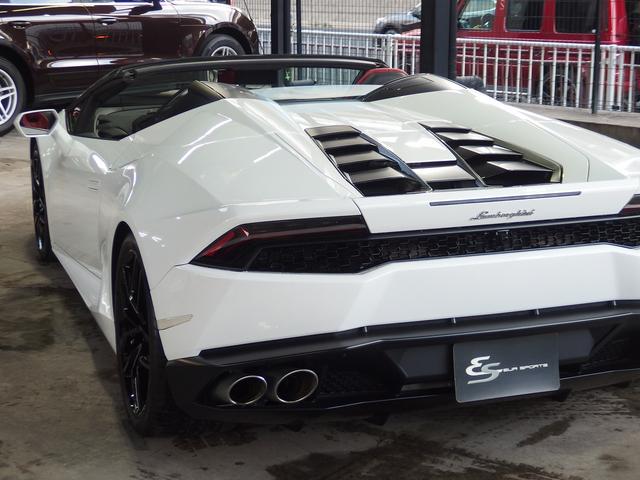 ウラカン ＬＰ６１０－４スパイダー　フロントリフター　２０ｉｎアルミ　カラードキャリパー　カーボンブレーキ　Ｑチトゥーラ　パワーシート　シートヒーター　デジタルインナーミラー　ヘッドレスト部クレストエンボス加工　純正ナビゲーション　ＥＴＣ（25枚目）