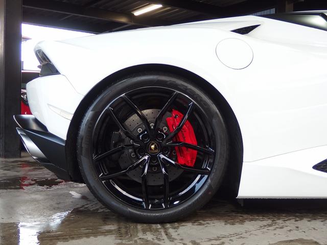 ウラカン ＬＰ６１０－４スパイダー　フロントリフター　２０ｉｎアルミ　カラードキャリパー　カーボンブレーキ　Ｑチトゥーラ　パワーシート　シートヒーター　デジタルインナーミラー　ヘッドレスト部クレストエンボス加工　純正ナビゲーション　ＥＴＣ（29枚目）