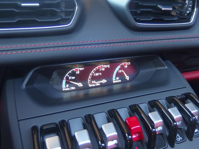 ウラカン ＬＰ６１０－４スパイダー　フロントリフター　２０ｉｎアルミ　カラードキャリパー　カーボンブレーキ　Ｑチトゥーラ　パワーシート　シートヒーター　デジタルインナーミラー　ヘッドレスト部クレストエンボス加工　純正ナビゲーション　ＥＴＣ（47枚目）